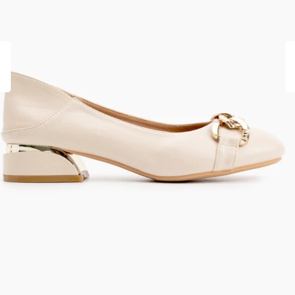 Larosa Metal Decor Round Toe Chunky Heel Loafers